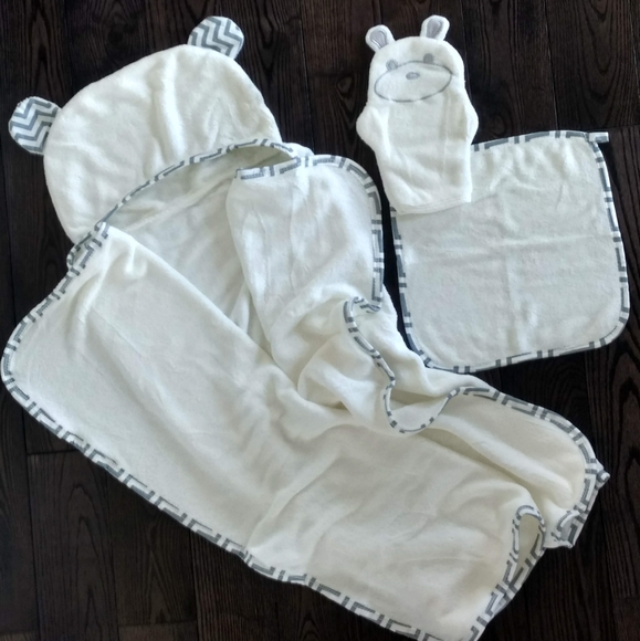 🐻BAMBOO Hooded Baby Bath Towel 3 Piece Set Includes Cloth & Wash Mitt - Picture 2 of 4